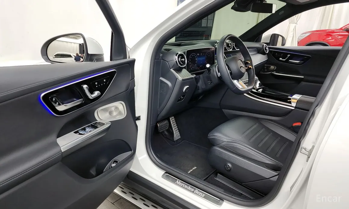 Mercedes-Benz GLC-Class 2023 GLC300 4MATIC AMG Line