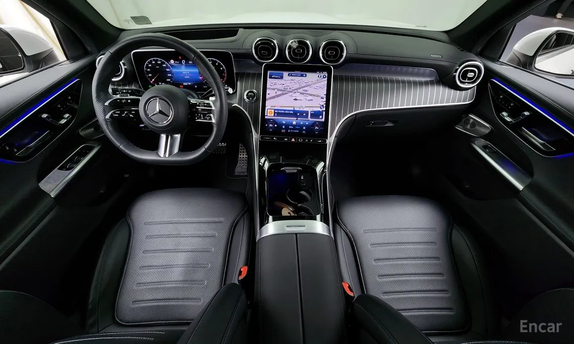 Mercedes-Benz GLC-Class 2023 GLC300 4MATIC AMG Line