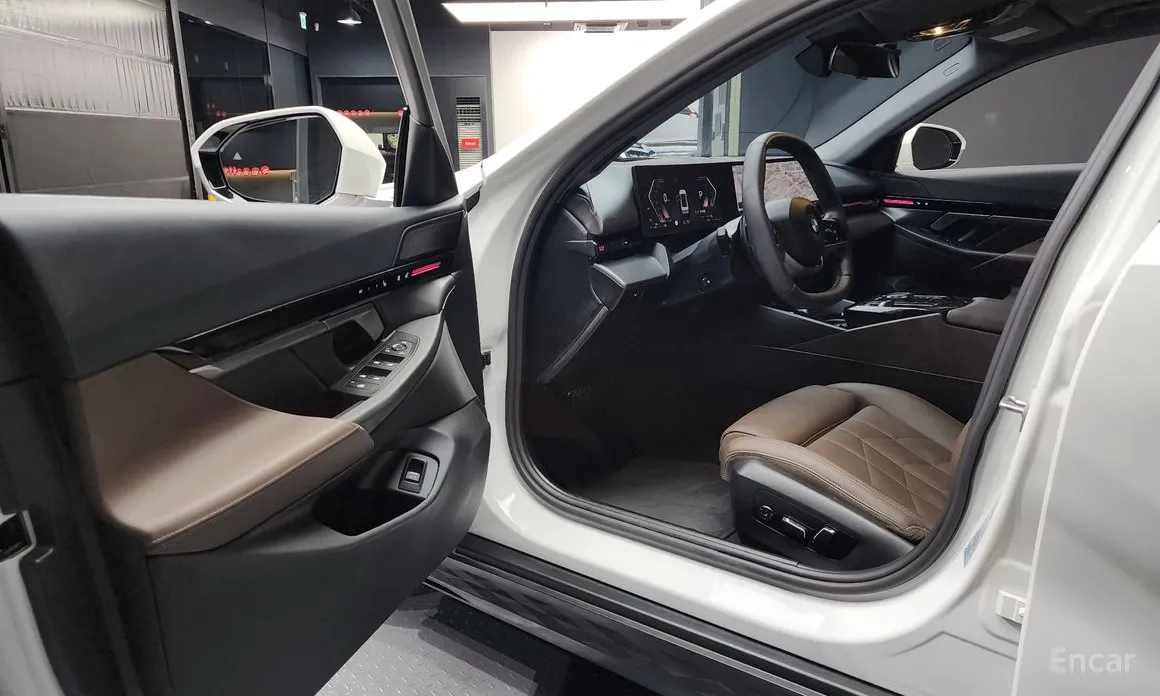 BMW 5 Series 2023 520i