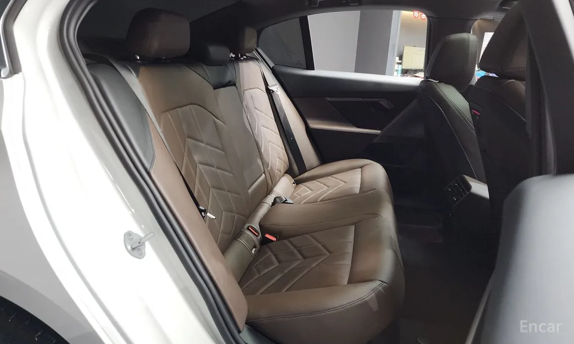 BMW 5 Series 2023 520i