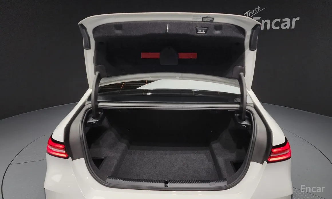 BMW 5 Series 2023 520i