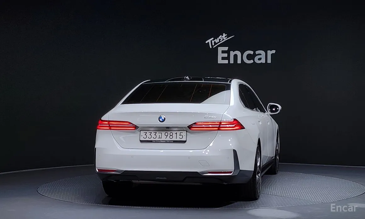 BMW 5 Series 2023 520i