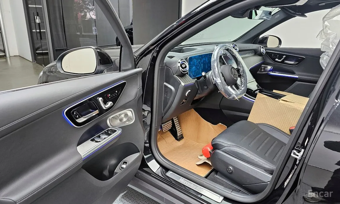 Mercedes-Benz GLC-Class 2023 GLC300 4MATIC AMG Line