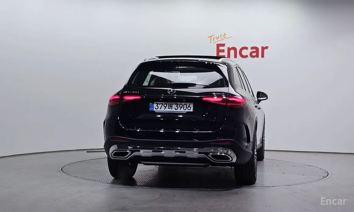 Mercedes-Benz GLC-Class 2023 GLC300 4MATIC AMG Line