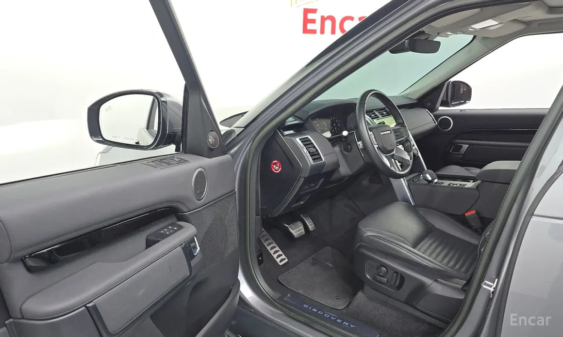 Land Rover Discovery 2017 2.0 P300 SE