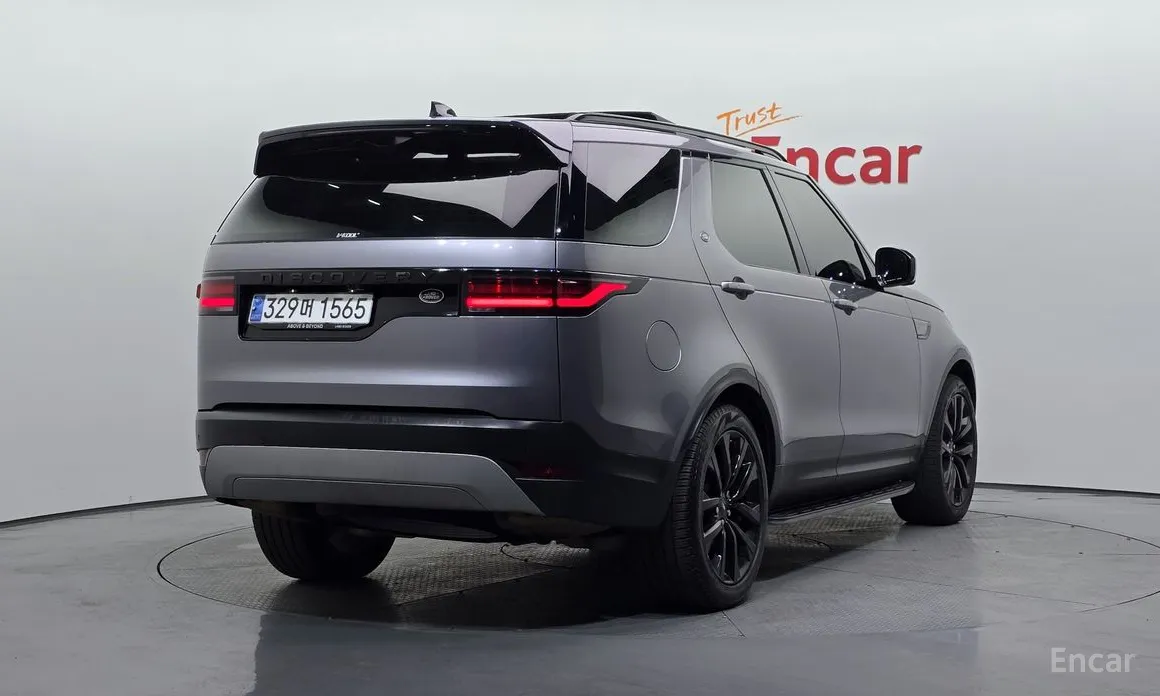 Land Rover Discovery 2017 2.0 P300 SE