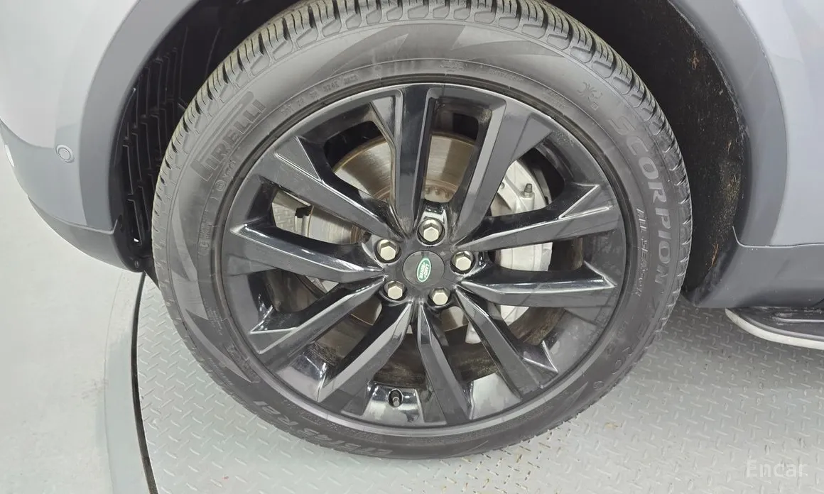 Land Rover Discovery 2017 2.0 P300 SE