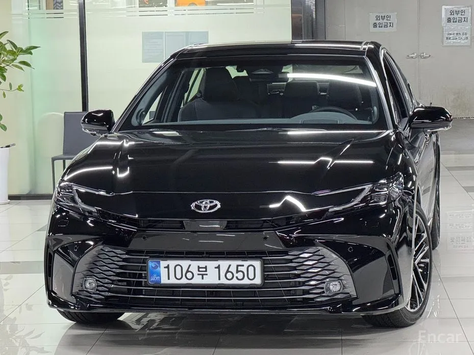 Toyota Camry 2024 2.5 XLE Premium Hybrid