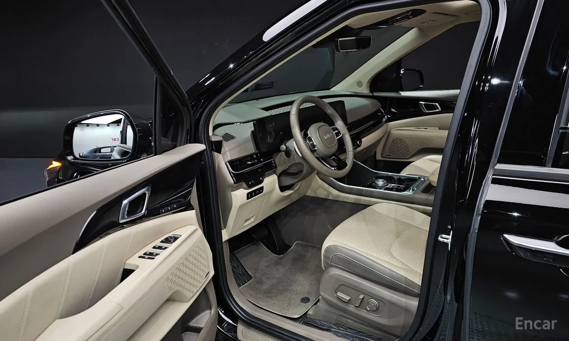 Kia Carnival 2023 7-Seater Gravity