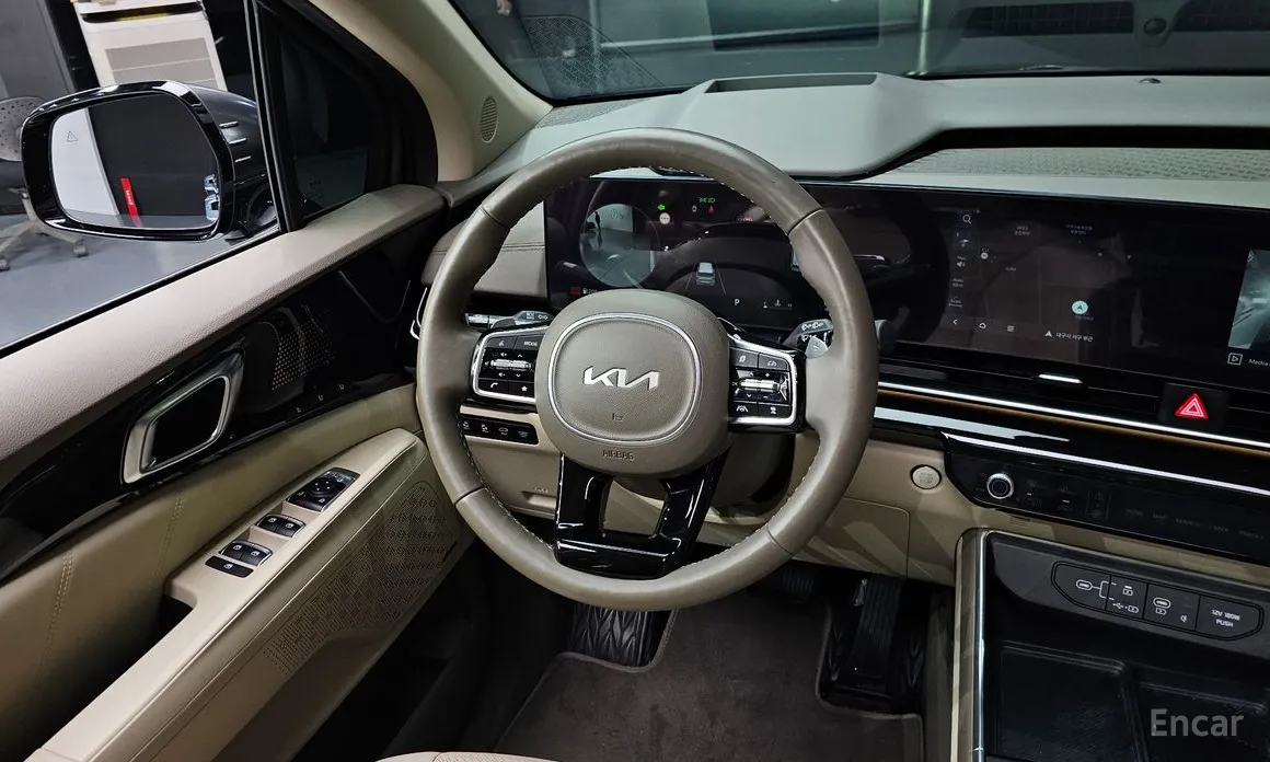 Kia Carnival 2023 7-Seater Gravity