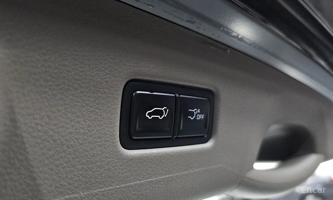 Kia Carnival 2023 7-Seater Gravity