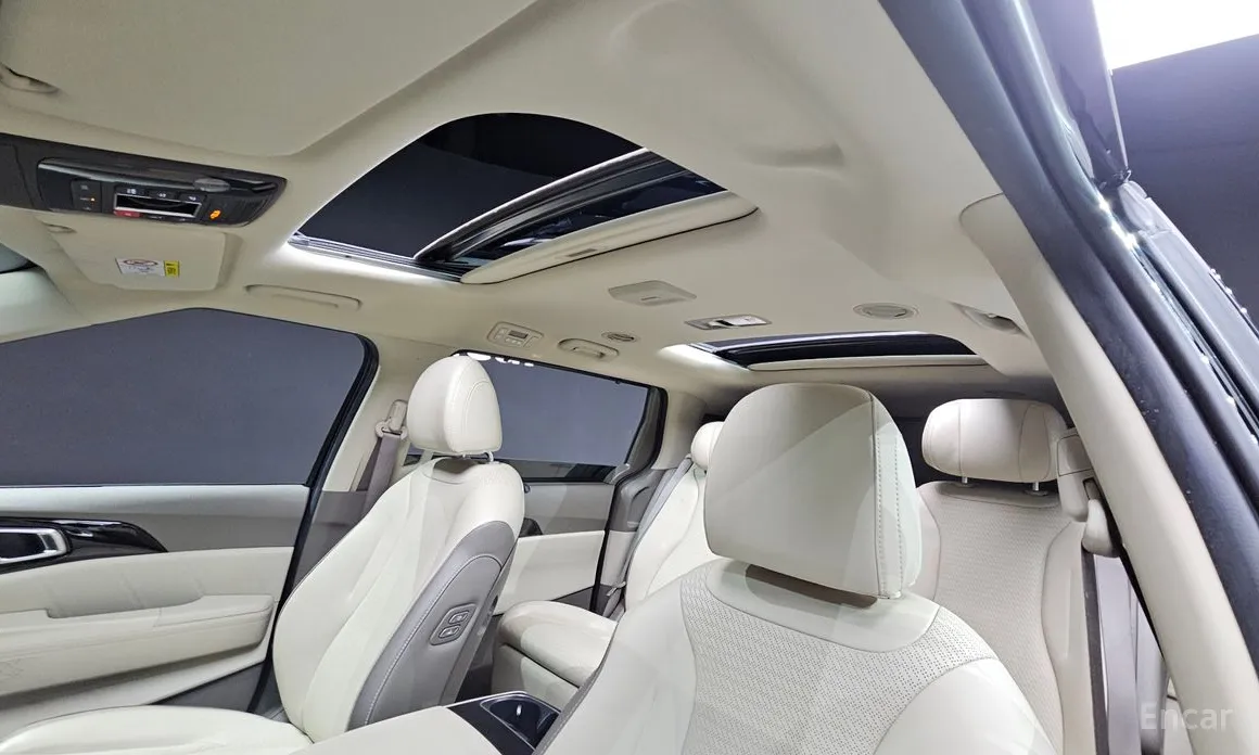 Kia Carnival 2023 7-Seater Gravity