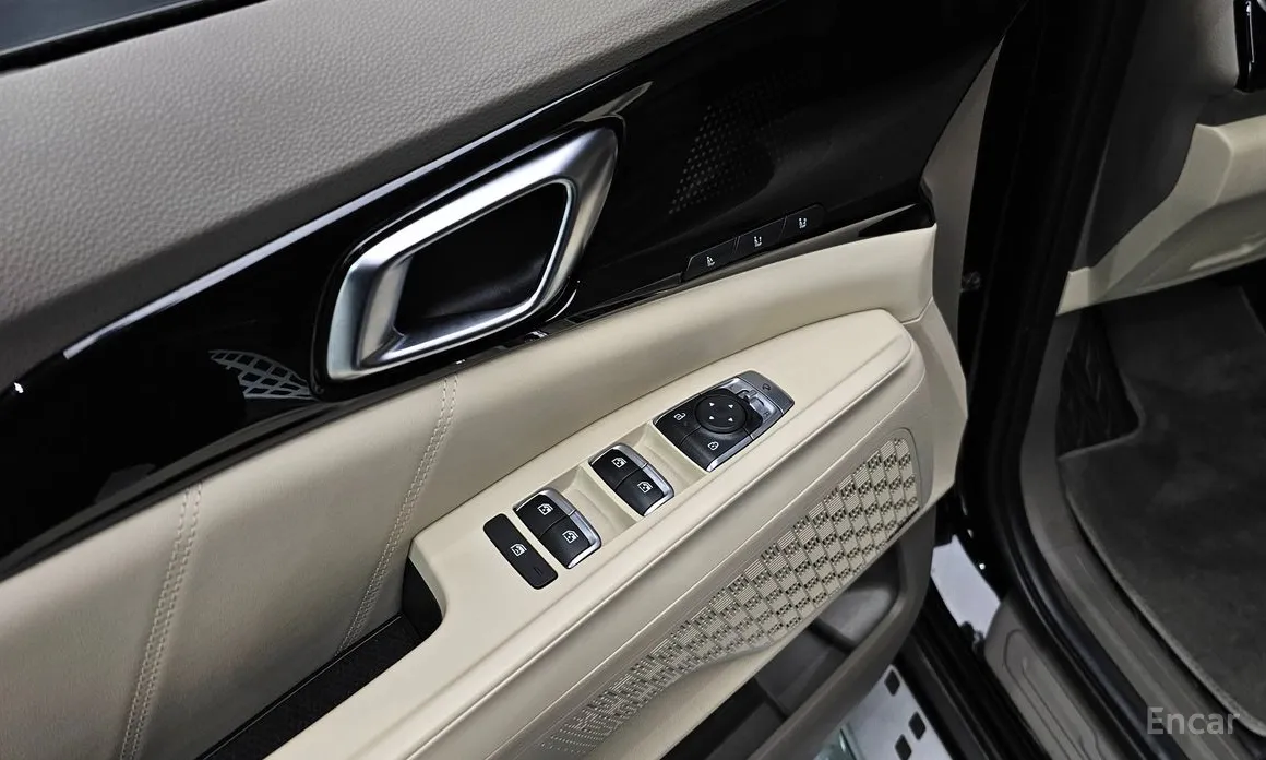 Kia Carnival 2023 7-Seater Gravity