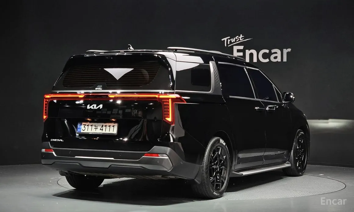 Kia Carnival 2023 7-Seater Gravity