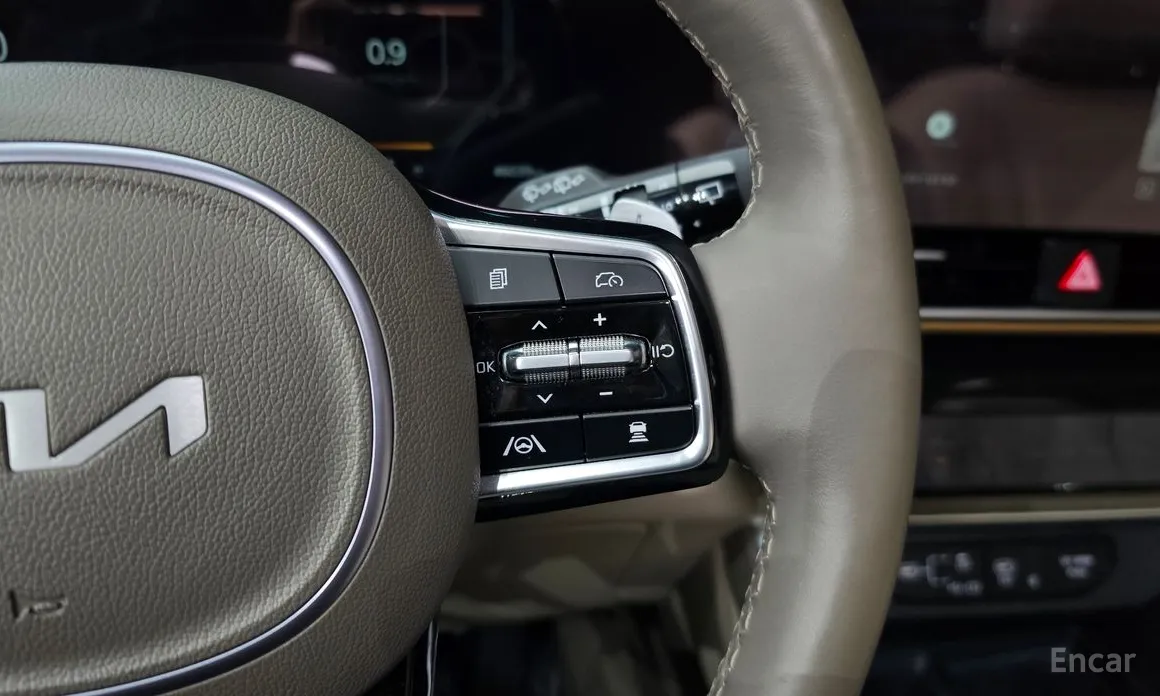 Kia Carnival 2023 7-Seater Gravity