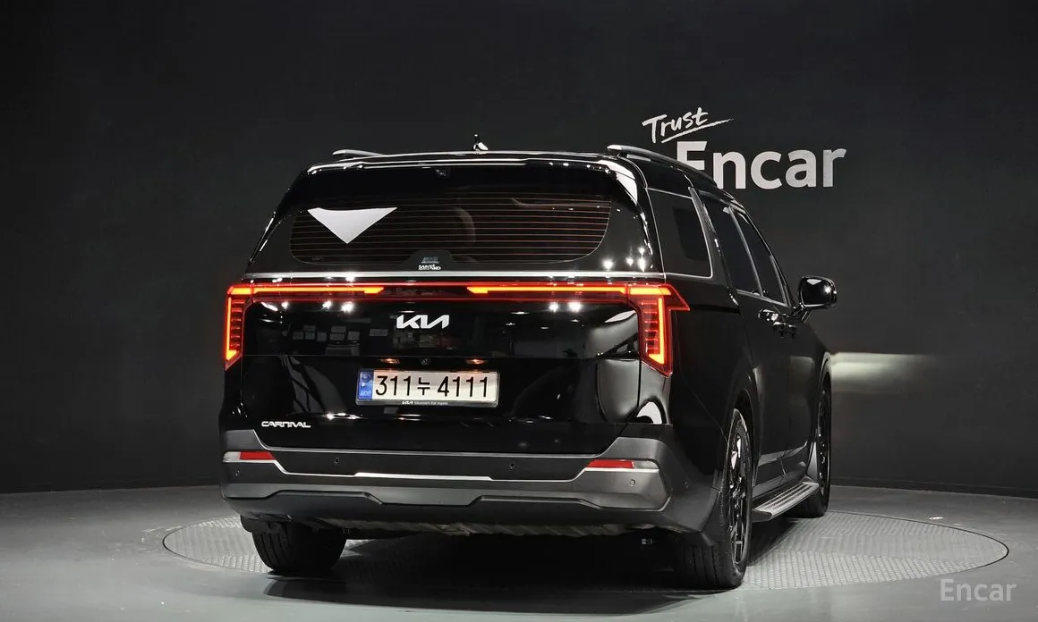 Kia Carnival 2023 7-Seater Gravity