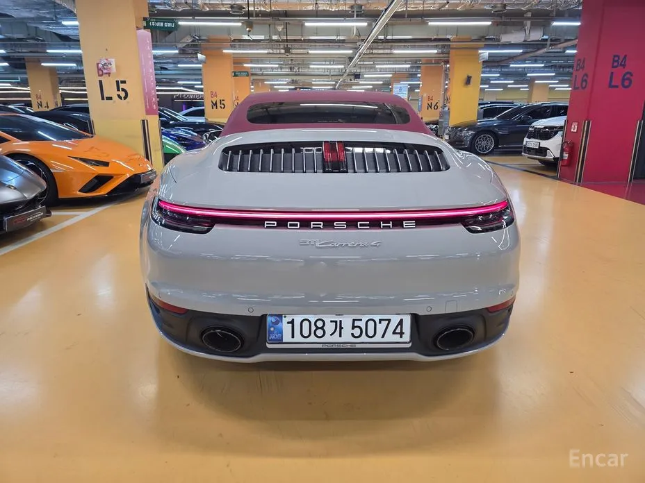 Porsche 911 2019 Carrera 4 Cabriolet