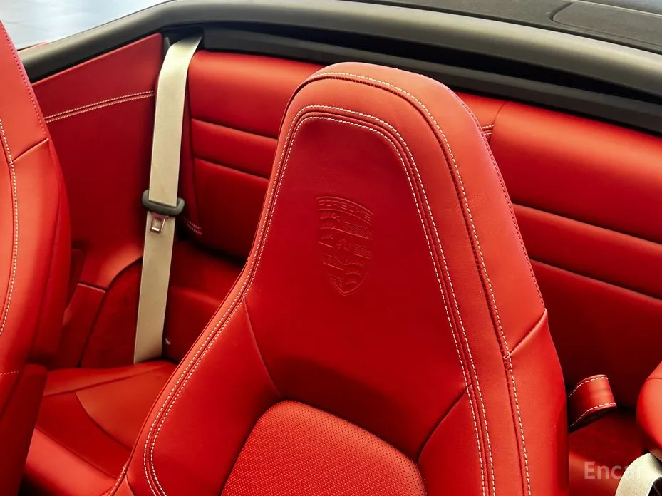 Porsche 911 2019 Carrera GTS Cabriolet