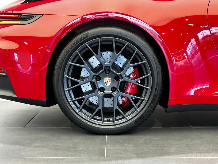 Porsche 911 2019 Carrera GTS Cabriolet