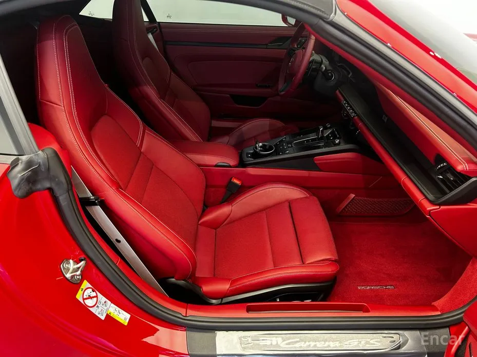 Porsche 911 2019 Carrera GTS Cabriolet