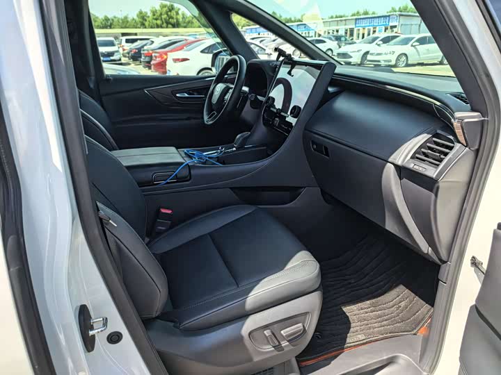 Toyota Alphard 2024 2024款 双擎 2.5L 尊贵版