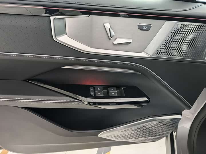 HiPhi Y 2023 2023款 560km 先锋版