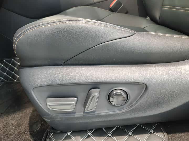 Toyota Wildlander 2024 2024款 2.0L CVT两驱豪华PLUS版