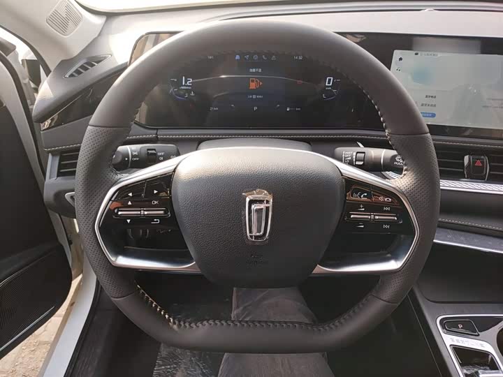 Bestune B70 2025 2025款 龙耀版 1.5T 欢享型