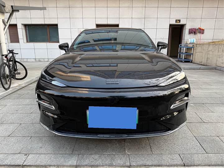 Geely Galaxy Starshine 8 EM-i 2025 2025款 60km EM-i 豪华版