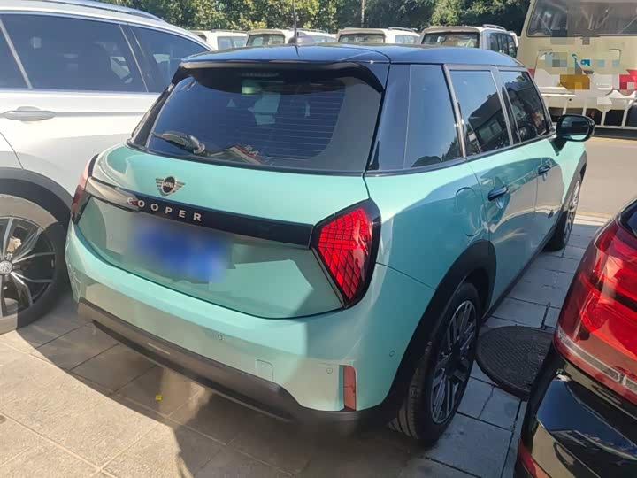 Mini Mini 2025 2025款 1.5T COOPER 经典派 五门版