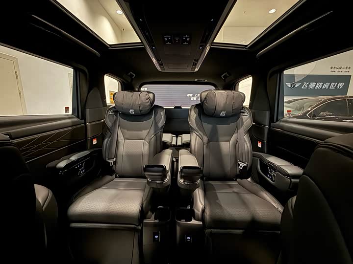 Toyota Alphard 2024 2024款 双擎 2.5L 臻享版