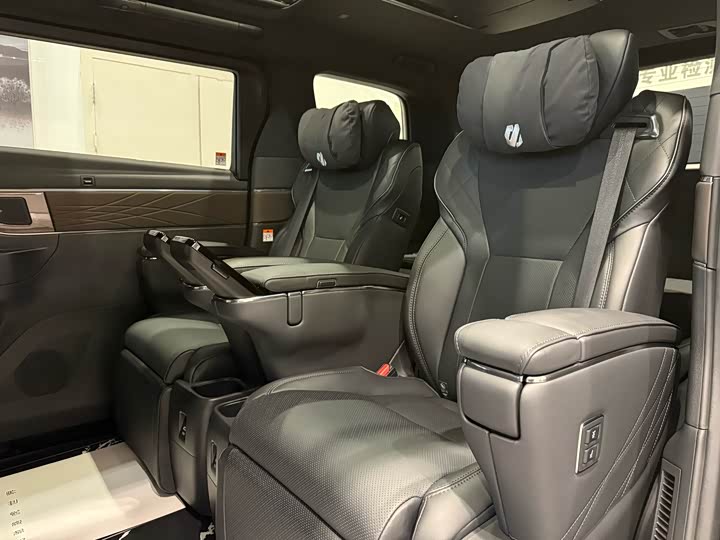 Toyota Alphard 2024 2024款 双擎 2.5L 臻享版