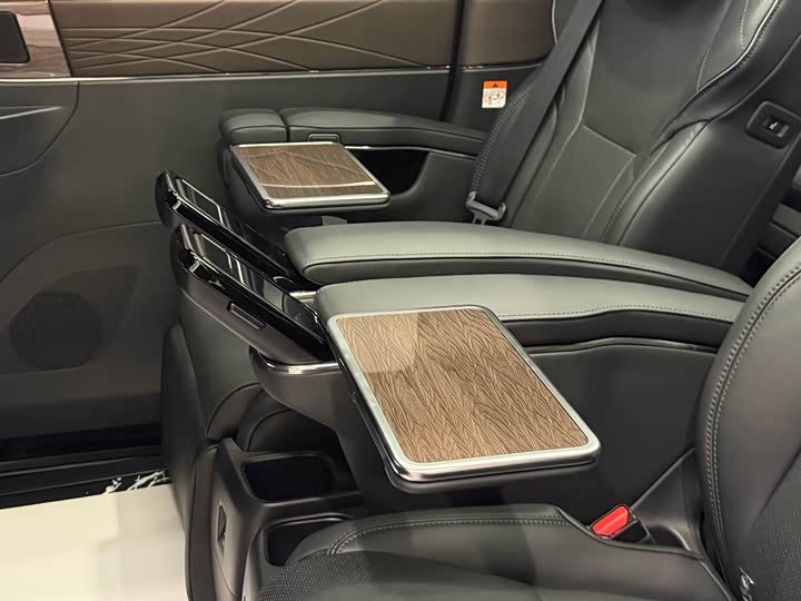 Toyota Alphard 2024 2024款 双擎 2.5L 臻享版