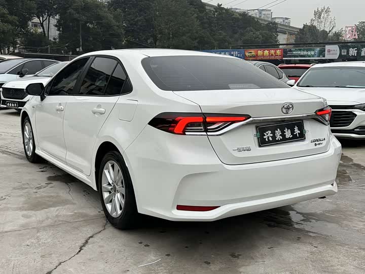 Toyota Corolla 2024 2024款 1.8L 智能电混双擎 精英版