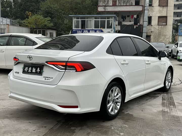 Toyota Corolla 2024 2024款 1.8L 智能电混双擎 精英版
