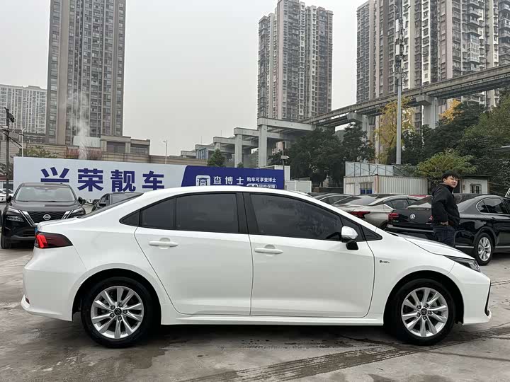 Toyota Corolla 2024 2024款 1.8L 智能电混双擎 精英版