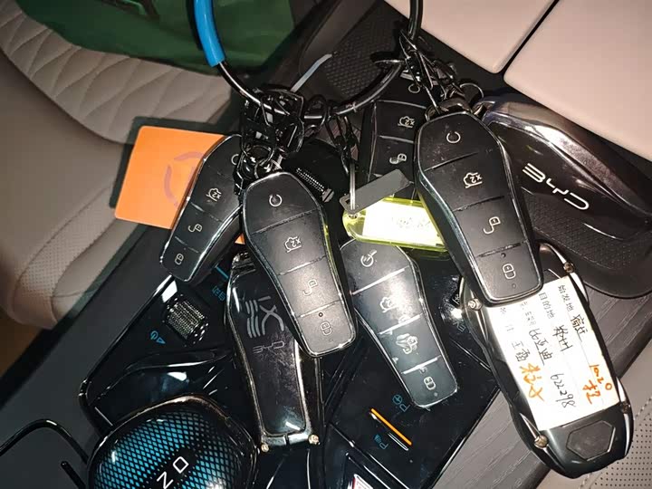 BYD Han 2025 2025款 DM-i 智驾版 125KM激光雷达旗舰型