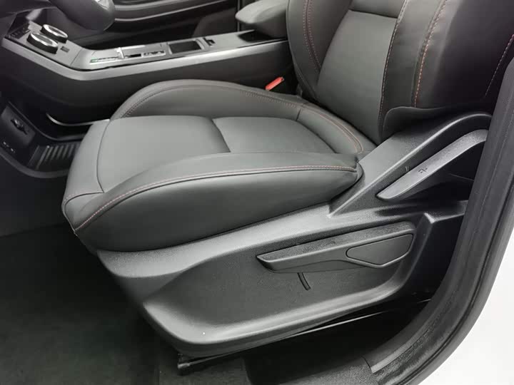 Exeed LX 2022 2022款 乘风破浪版 1.5T CVT好事花生版