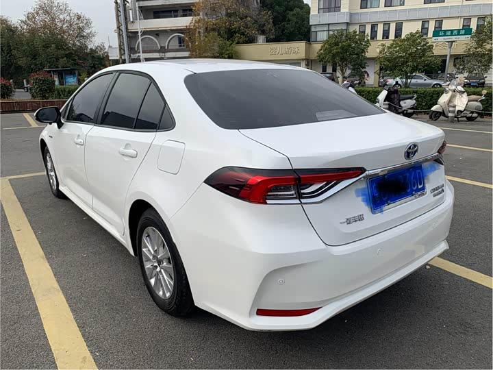 Toyota Corolla 2024 2024款 1.8L 智能电混双擎 精英版