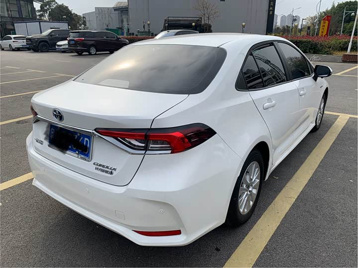 Toyota Corolla 2024 2024款 1.8L 智能电混双擎 精英版