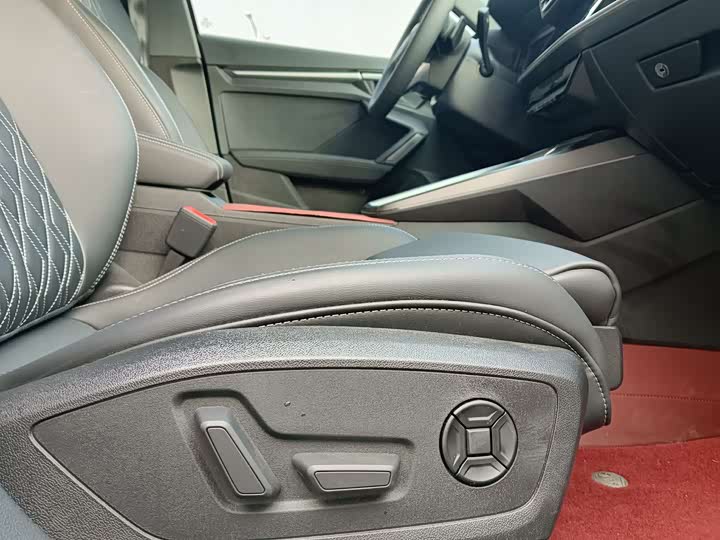 Audi A3 2025 2025款 A3L Limousine 35TFSI 飞驰尊享型