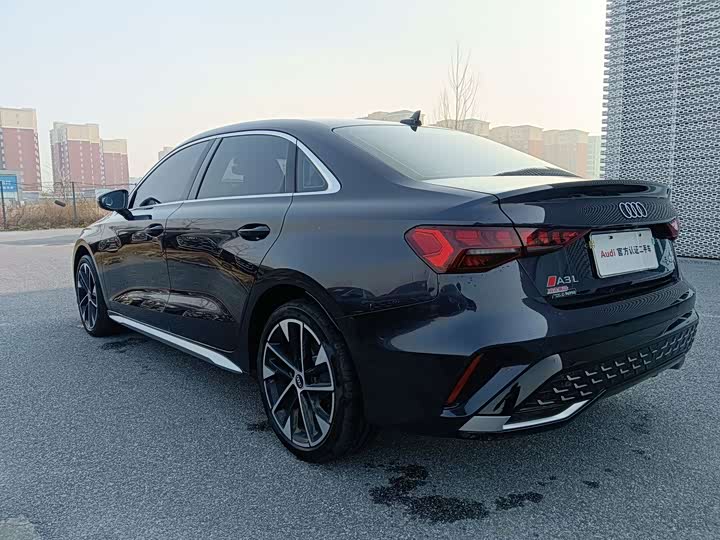 Audi A3 2025 2025款 A3L Limousine 35TFSI 飞驰尊享型