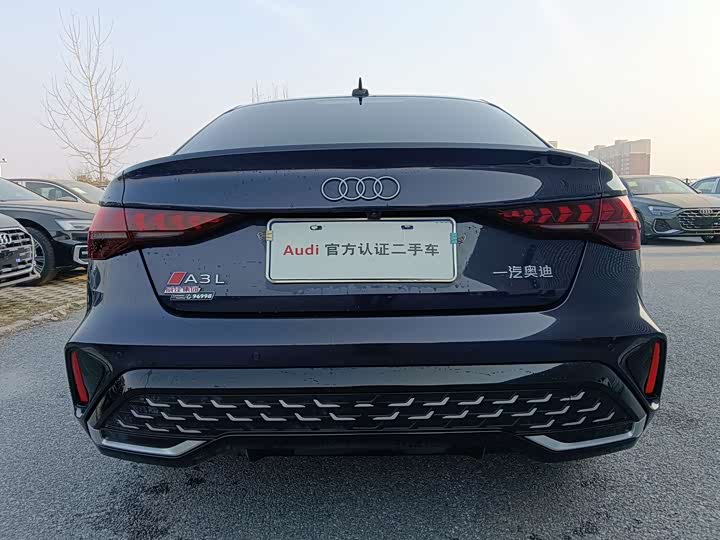 Audi A3 2025 2025款 A3L Limousine 35TFSI 飞驰尊享型