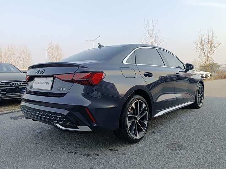 Audi A3 2025 2025款 A3L Limousine 35TFSI 飞驰尊享型