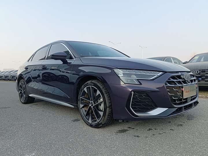 Audi A3 2025 2025款 A3L Limousine 35TFSI 飞驰尊享型