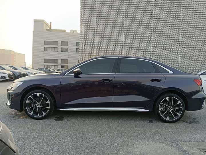 Audi A3 2025 2025款 A3L Limousine 35TFSI 飞驰尊享型