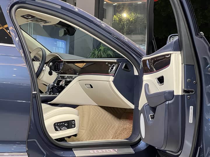 Bentley Flying Spur Hybrid 2022 2022款 2.9T V6 Hybrid