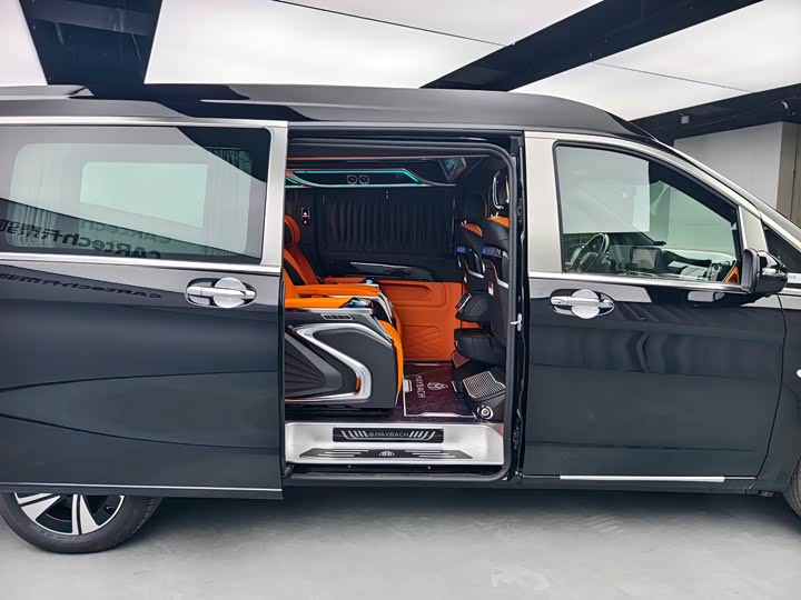 Mercedes-Benz Vito 2024 2024款 2.0T 商务版 7座