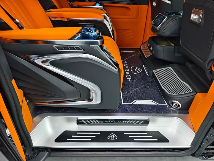 Mercedes-Benz Vito 2024 2024款 2.0T 商务版 7座