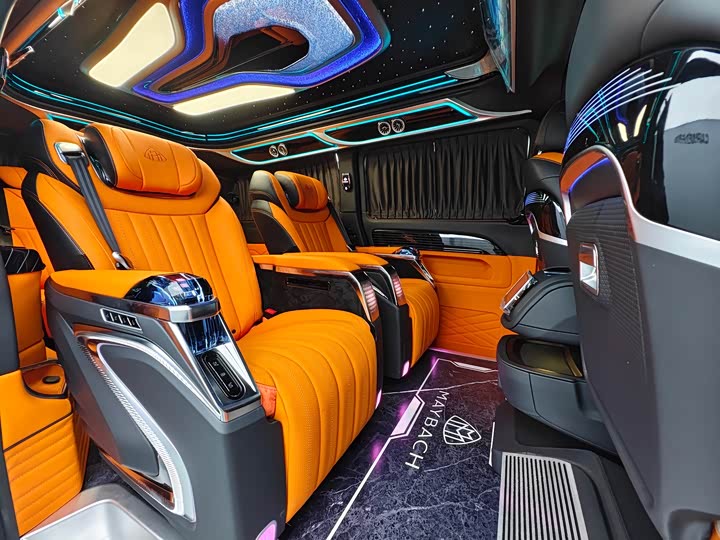 Mercedes-Benz Vito 2024 2024款 2.0T 商务版 7座